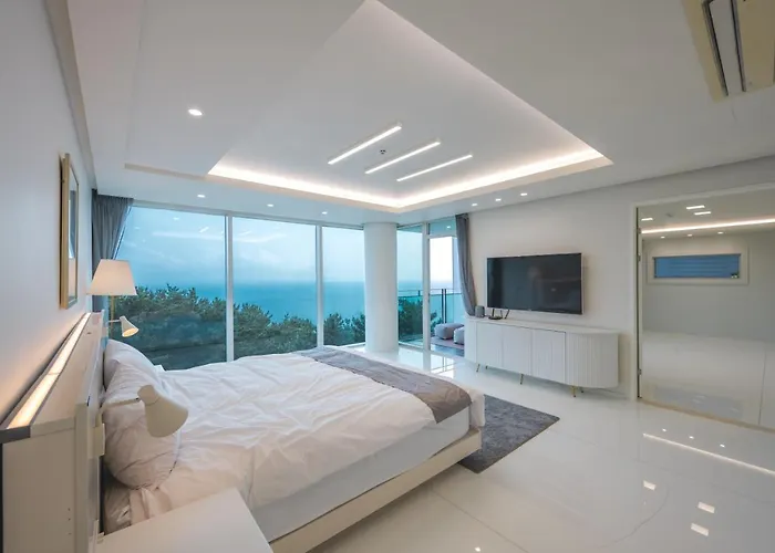 500m2 Ocean View Private Let House