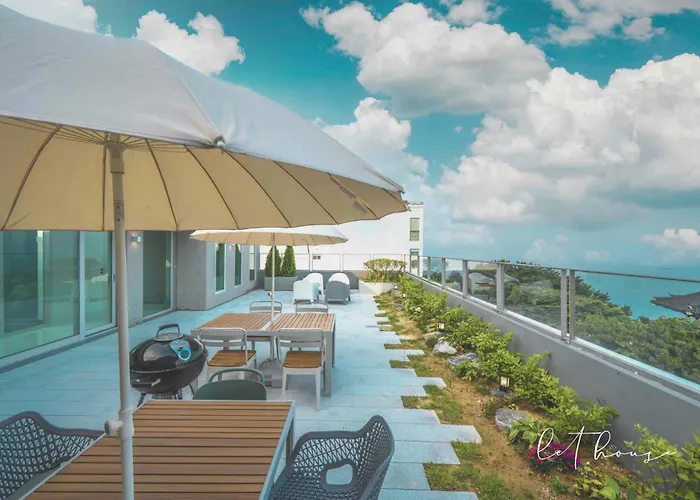 500m2 Ocean View Private Let House